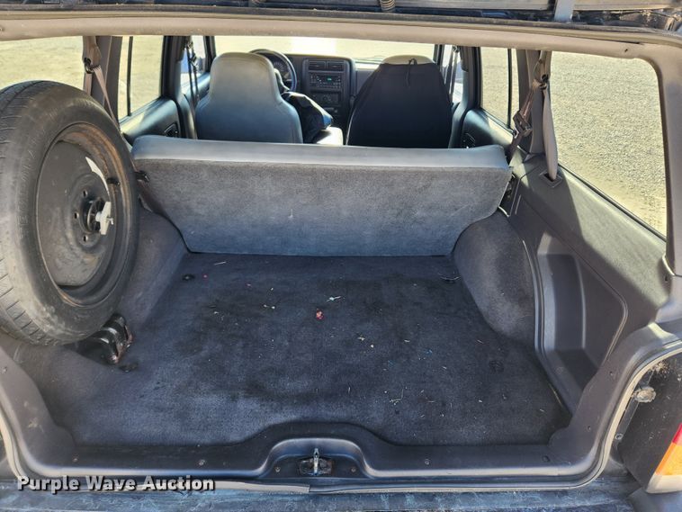 image for item KT9383 2001 Jeep Cherokee  SUV