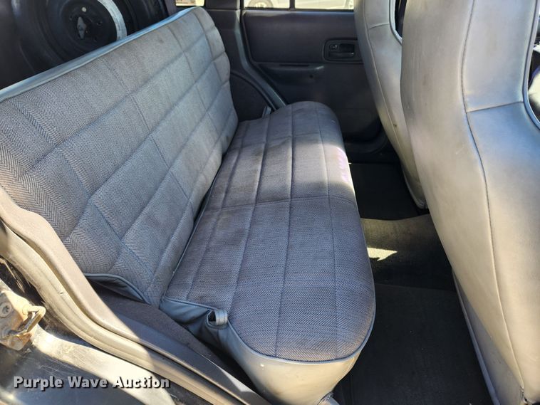 image for item KT9383 2001 Jeep Cherokee  SUV