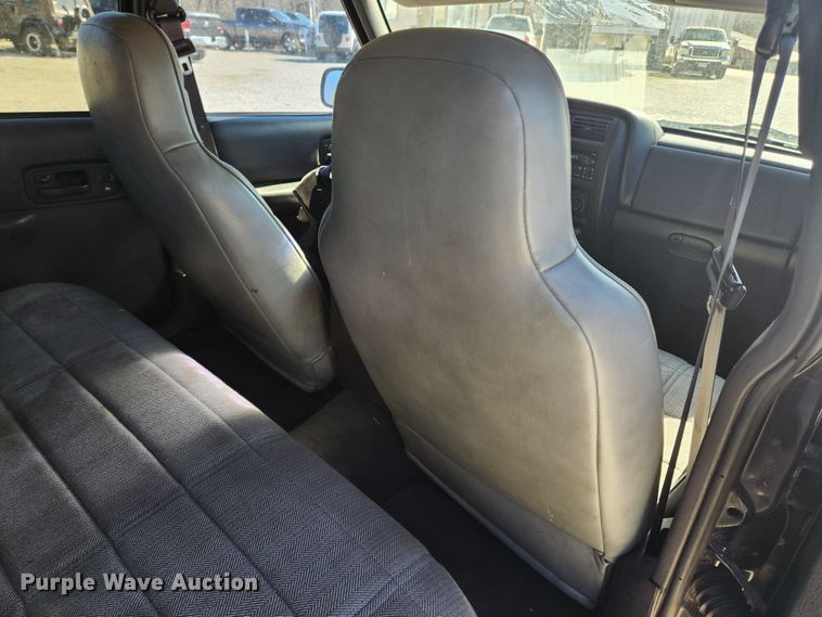 image for item KT9383 2001 Jeep Cherokee  SUV