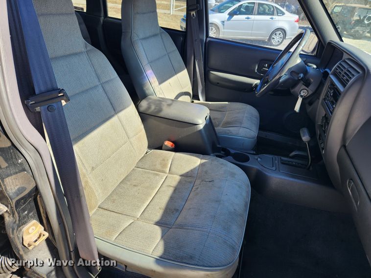 image for item KT9383 2001 Jeep Cherokee  SUV