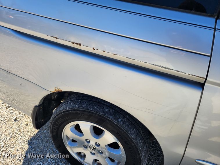 image for item KT9384 2004 Honda Odyssey  van