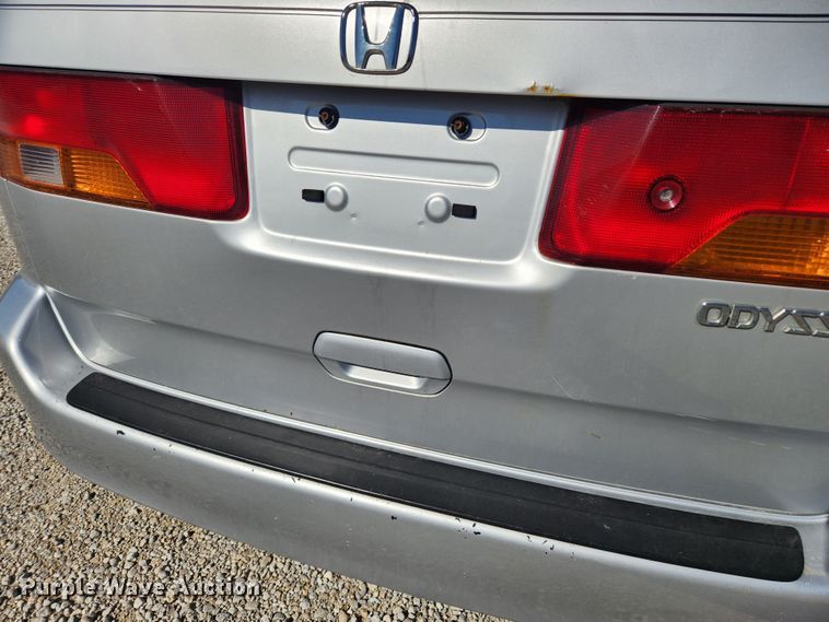 image for item KT9384 2004 Honda Odyssey  van