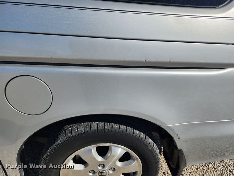 image for item KT9384 2004 Honda Odyssey  van