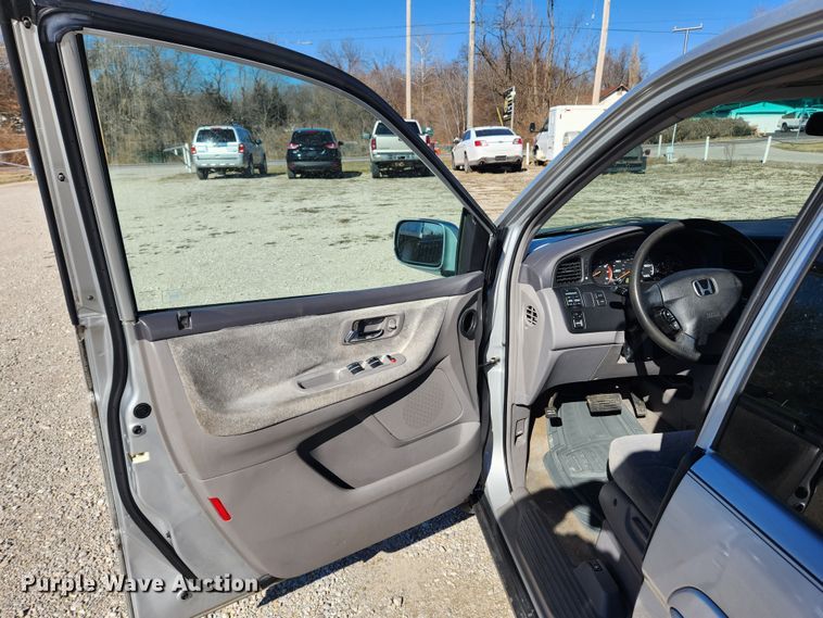 image for item KT9384 2004 Honda Odyssey  van