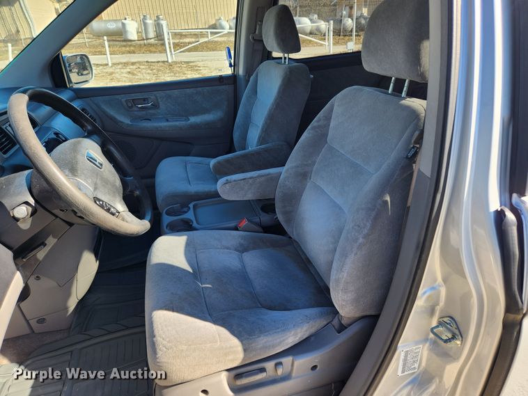 image for item KT9384 2004 Honda Odyssey  van