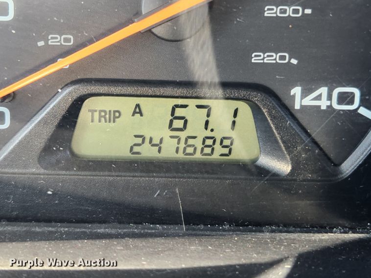 image for item KT9384 2004 Honda Odyssey  van