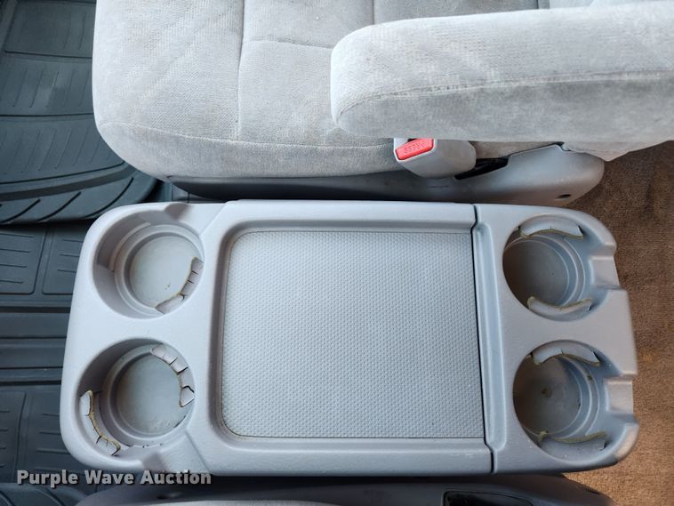 image for item KT9384 2004 Honda Odyssey  van