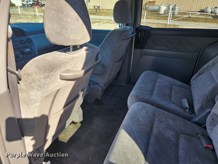 image for item KT9384 2004 Honda Odyssey  van
