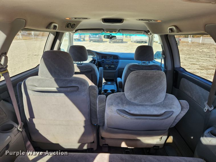 image for item KT9384 2004 Honda Odyssey  van