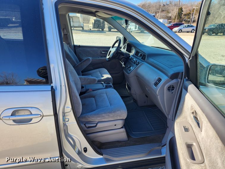 image for item KT9384 2004 Honda Odyssey  van