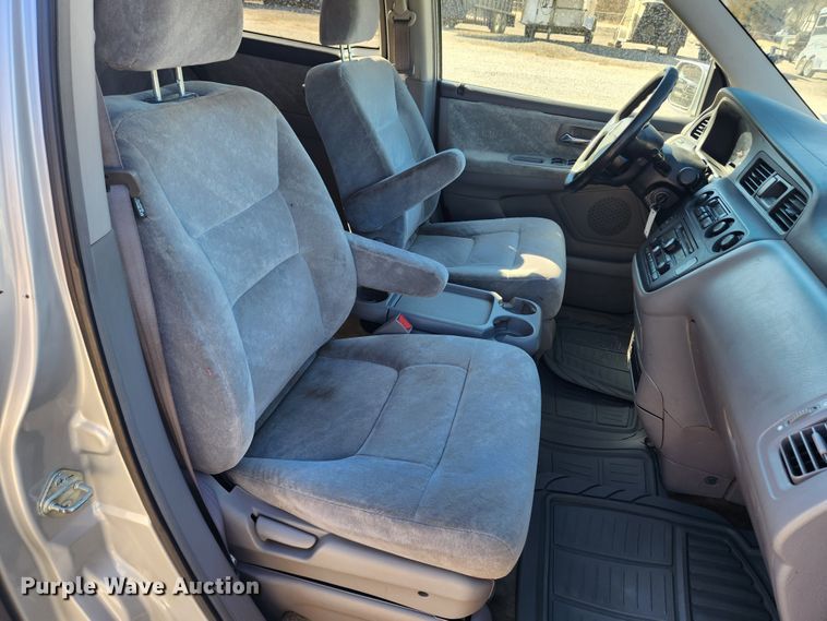 image for item KT9384 2004 Honda Odyssey  van