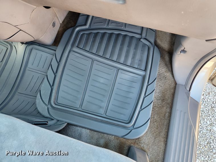 image for item KT9384 2004 Honda Odyssey  van