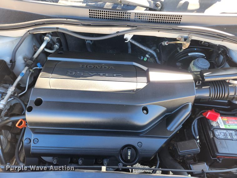 image for item KT9384 2004 Honda Odyssey  van