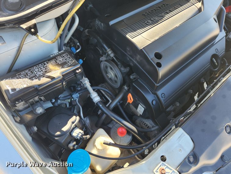 image for item KT9384 2004 Honda Odyssey  van