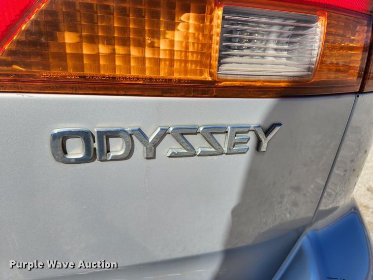 image for item KT9384 2004 Honda Odyssey  van