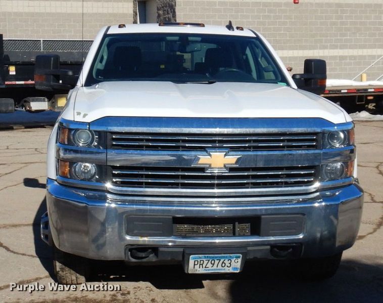 image for item KU9746 2016 Chevrolet Silverado 3500HD  Crew Cab pickup truck