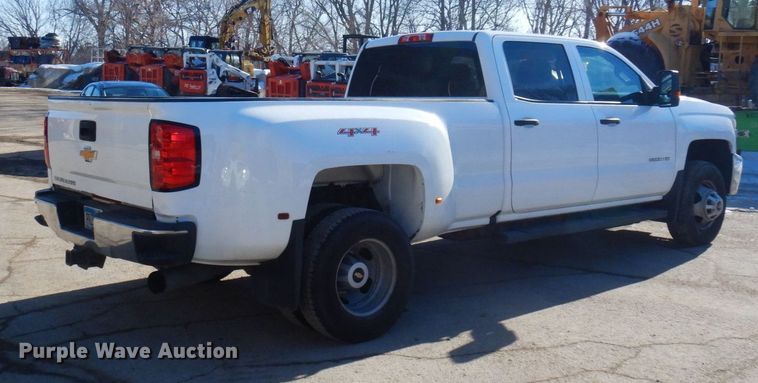 image for item KU9746 2016 Chevrolet Silverado 3500HD  Crew Cab pickup truck