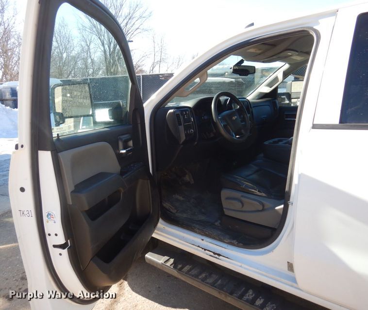 image for item KU9746 2016 Chevrolet Silverado 3500HD  Crew Cab pickup truck