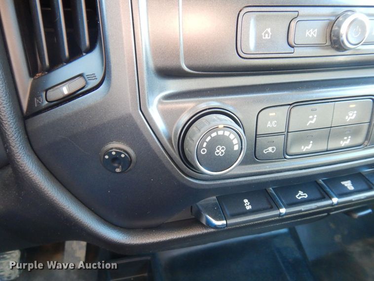 image for item KU9746 2016 Chevrolet Silverado 3500HD  Crew Cab pickup truck