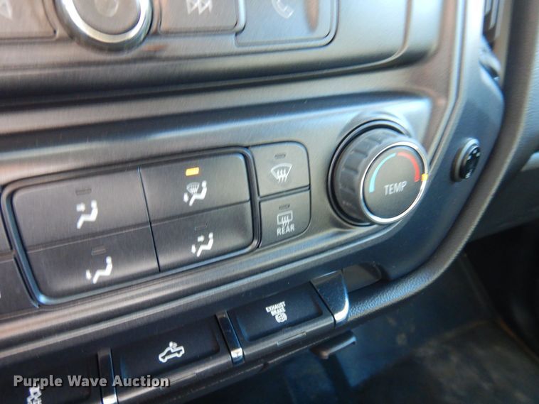 image for item KU9746 2016 Chevrolet Silverado 3500HD  Crew Cab pickup truck