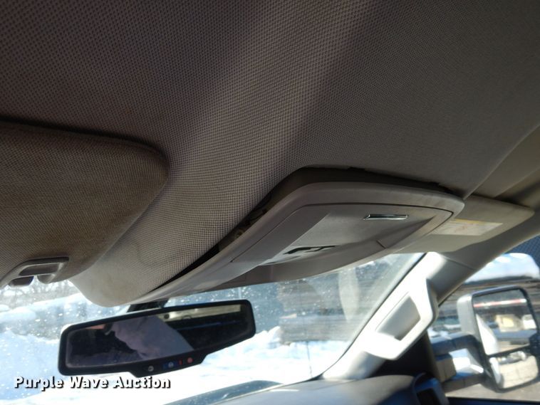 image for item KU9746 2016 Chevrolet Silverado 3500HD  Crew Cab pickup truck