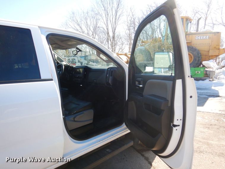 image for item KU9746 2016 Chevrolet Silverado 3500HD  Crew Cab pickup truck