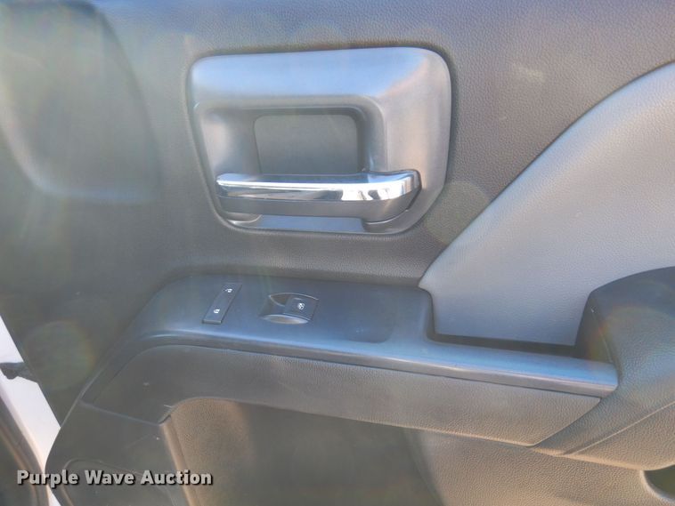 image for item KU9746 2016 Chevrolet Silverado 3500HD  Crew Cab pickup truck