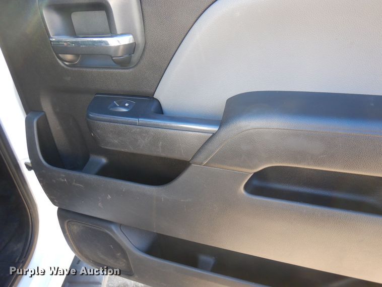 image for item KU9746 2016 Chevrolet Silverado 3500HD  Crew Cab pickup truck