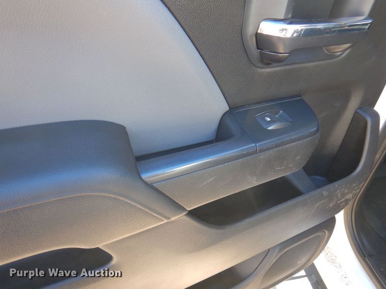 image for item KU9746 2016 Chevrolet Silverado 3500HD  Crew Cab pickup truck