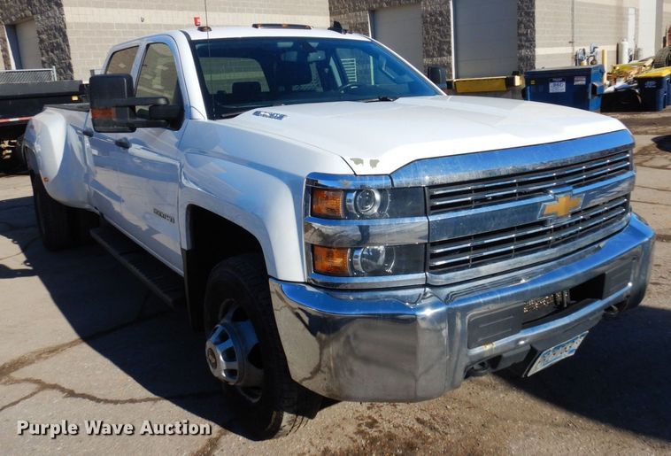 image for item KU9746 2016 Chevrolet Silverado 3500HD  Crew Cab pickup truck