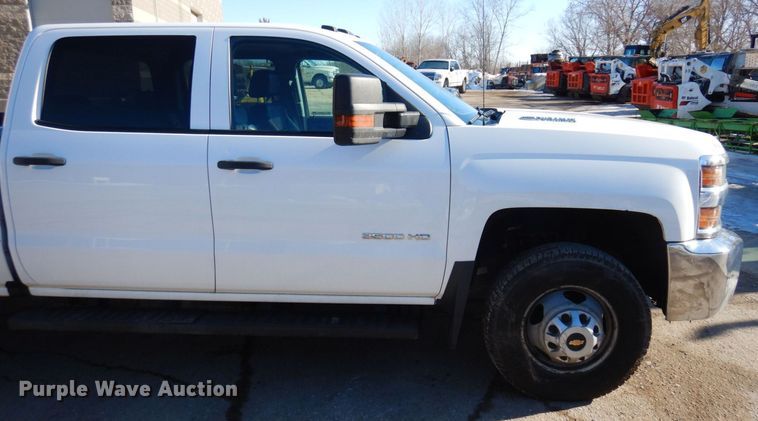 image for item KU9746 2016 Chevrolet Silverado 3500HD  Crew Cab pickup truck