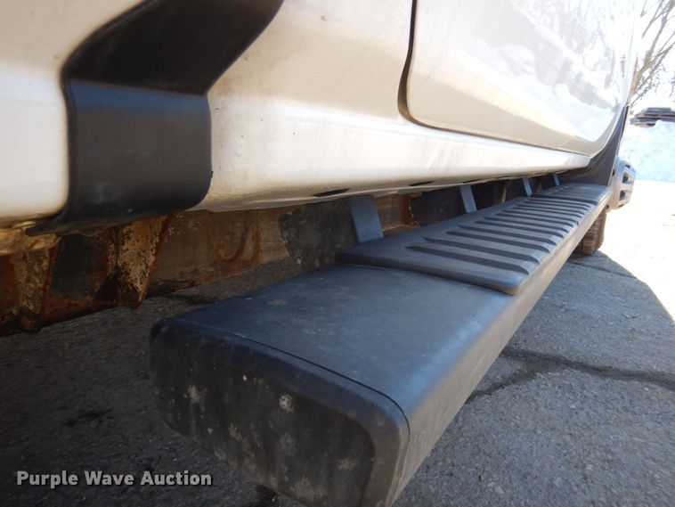 image for item KU9746 2016 Chevrolet Silverado 3500HD  Crew Cab pickup truck