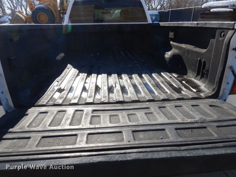 image for item KU9746 2016 Chevrolet Silverado 3500HD  Crew Cab pickup truck