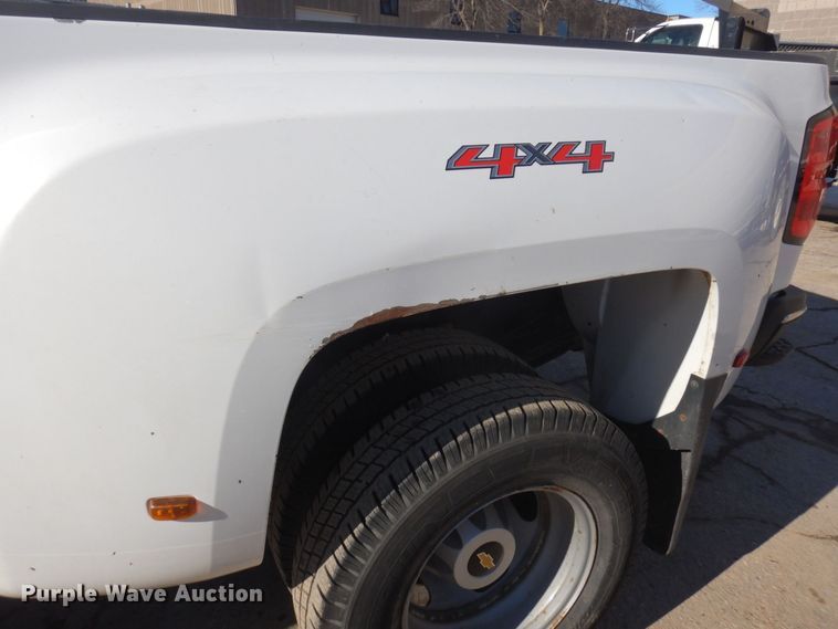 image for item KU9746 2016 Chevrolet Silverado 3500HD  Crew Cab pickup truck