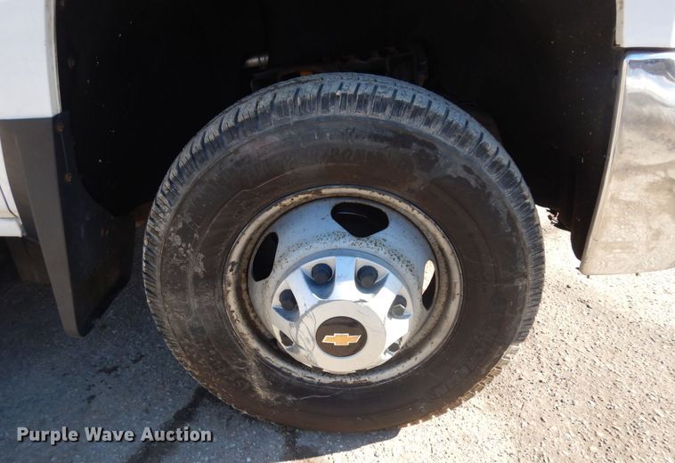 image for item KU9746 2016 Chevrolet Silverado 3500HD  Crew Cab pickup truck