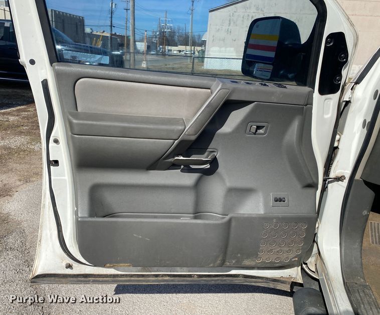 image for item KV9727 2005 Nissan Titan  Crew Cab pickup truck