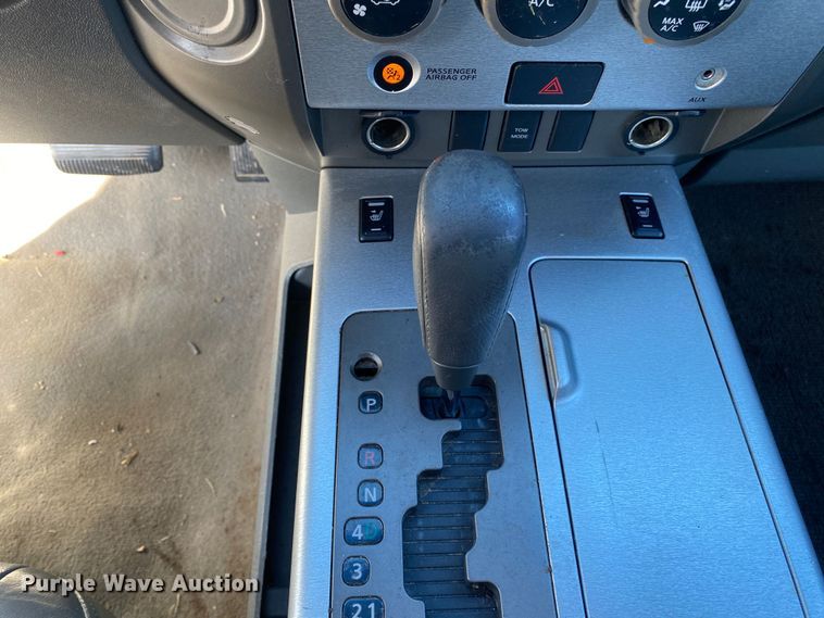 image for item KV9727 2005 Nissan Titan  Crew Cab pickup truck