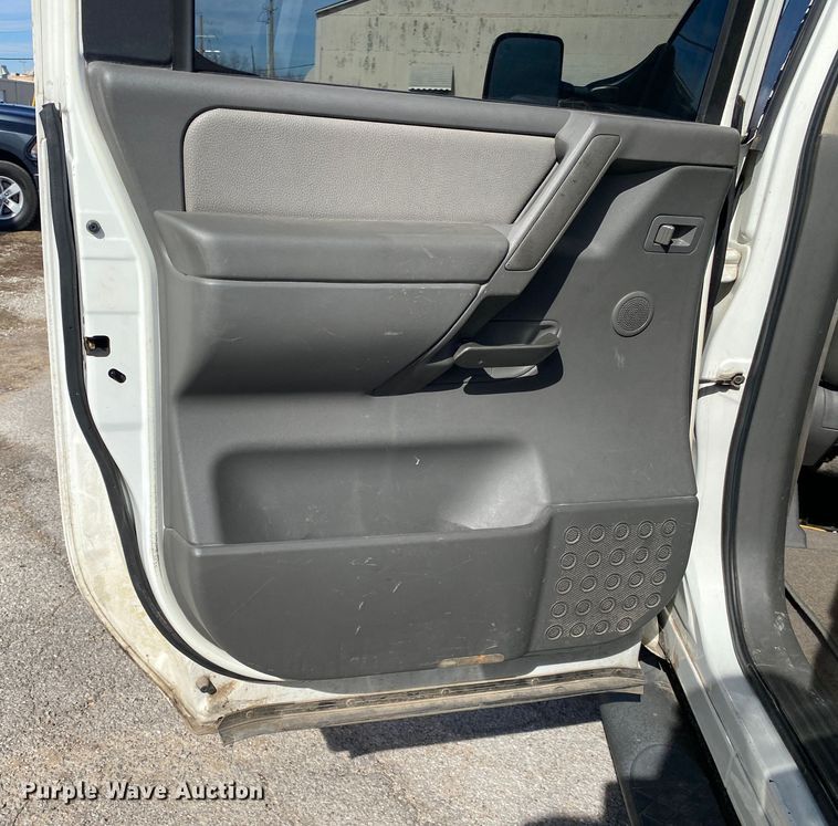 image for item KV9727 2005 Nissan Titan  Crew Cab pickup truck