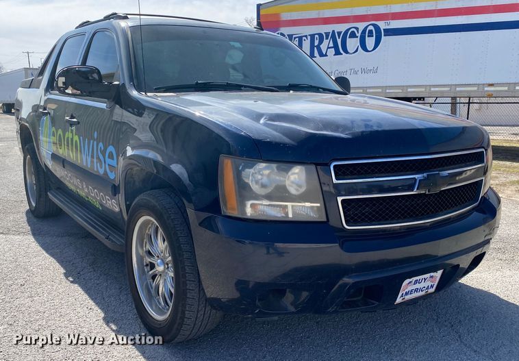 image for item KV9729 2008 Chevrolet Avalanche  Crew Cab pickup truck