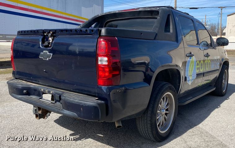 image for item KV9729 2008 Chevrolet Avalanche  Crew Cab pickup truck
