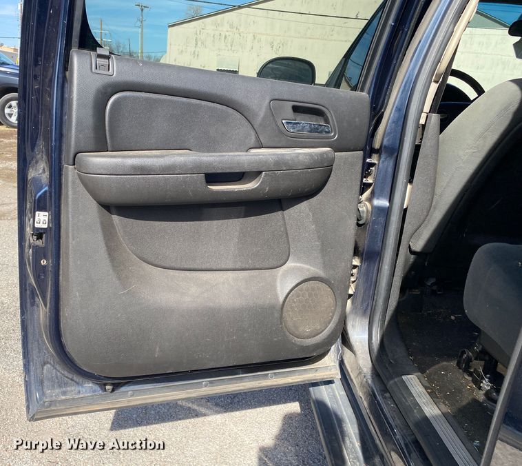 image for item KV9729 2008 Chevrolet Avalanche  Crew Cab pickup truck