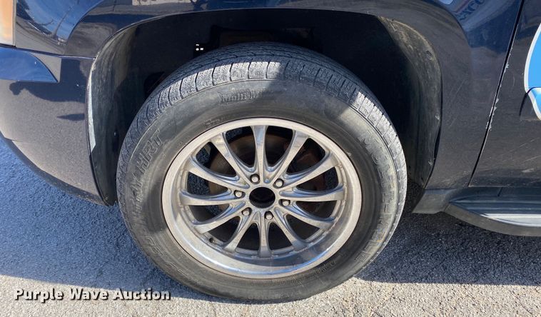 image for item KV9729 2008 Chevrolet Avalanche  Crew Cab pickup truck