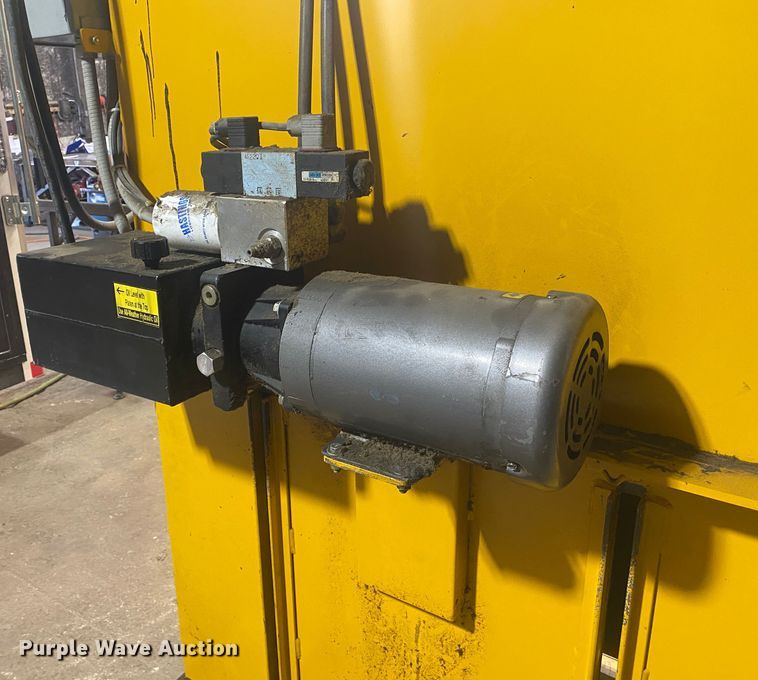 image for item KV9735 GPI M423C  cardboard baler