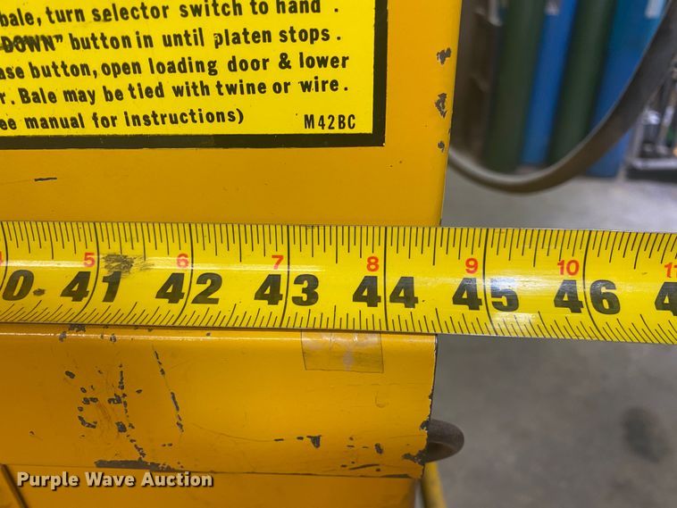 image for item KV9735 GPI M423C  cardboard baler