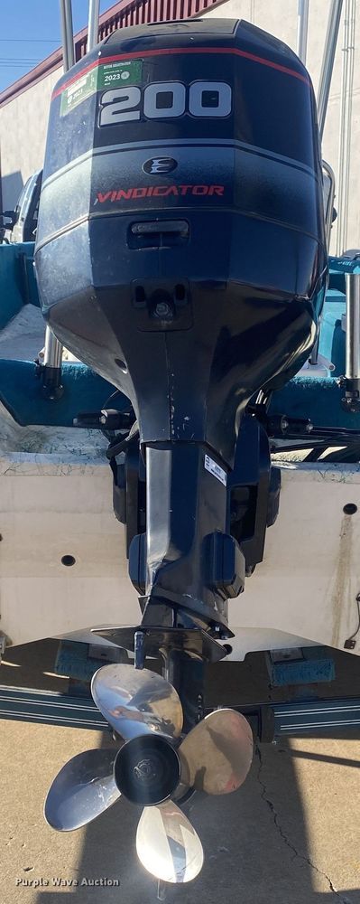 image for item KV9737 1995 Evinrude Vindicator E200STLEAOA outboard engine