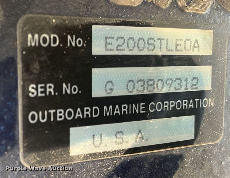 image for item KV9737 1995 Evinrude Vindicator E200STLEAOA outboard engine