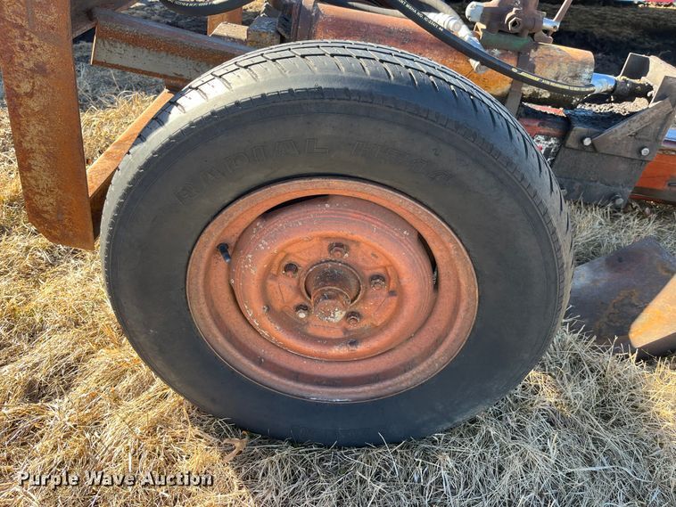 image for item LA9795 Log splitter