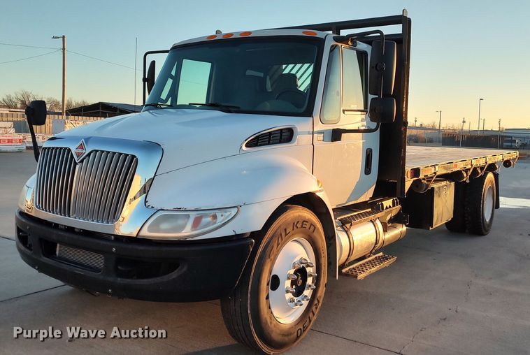 image for item LF9533 2012 International DuraStar 4300  dump flatbed truck