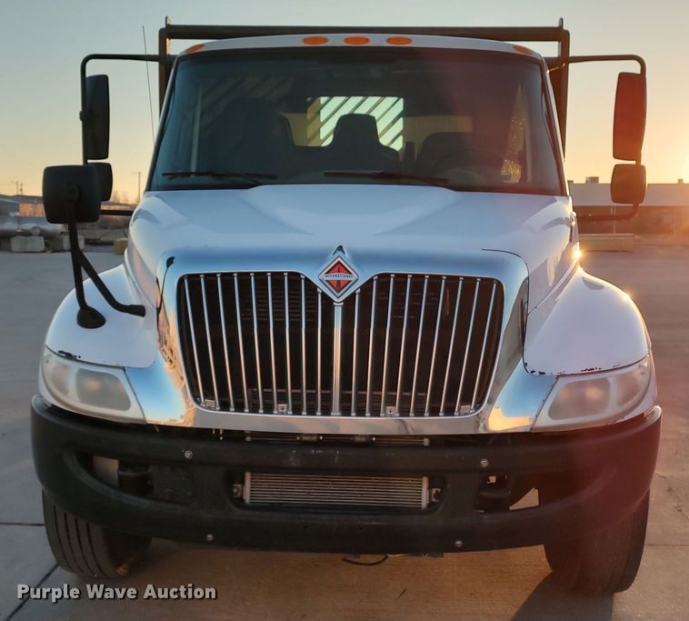 image for item LF9533 2012 International DuraStar 4300  dump flatbed truck