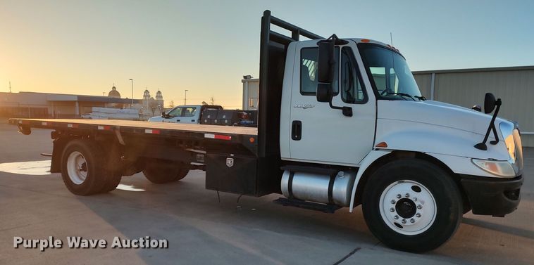 image for item LF9533 2012 International DuraStar 4300  dump flatbed truck